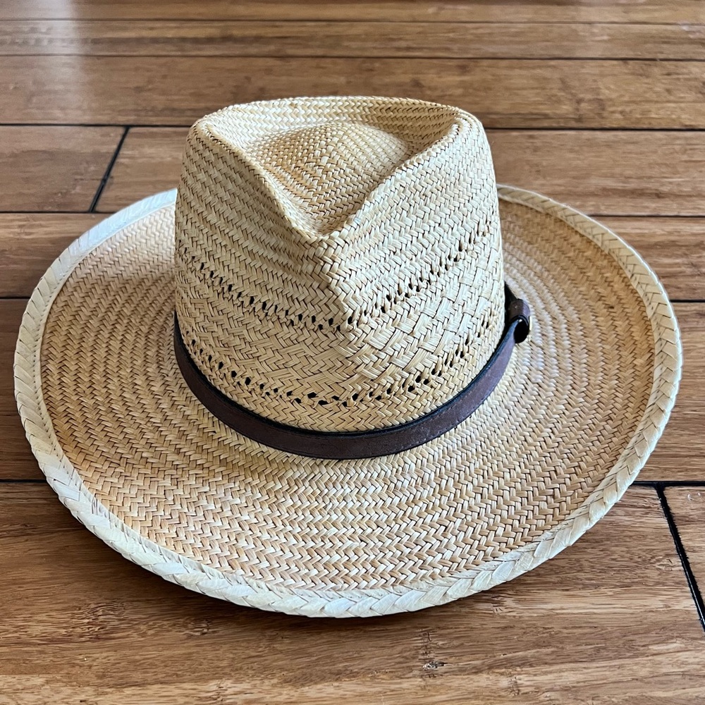 Summer Club Australia Straw Hat with Brown Band and a Kangaroo Logo Size M